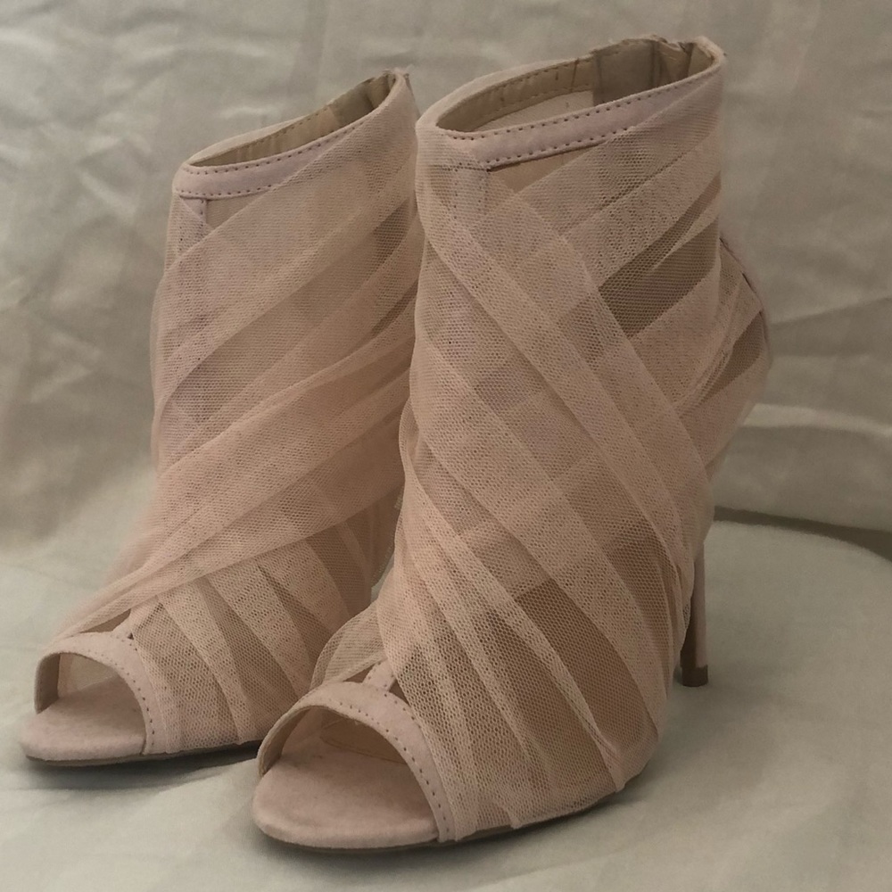 Windsor Cream “Tulle” Layered Stilettos - Picture 2 of 5